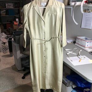 Women's TAO 100% Silk Green shirt dress Size 6